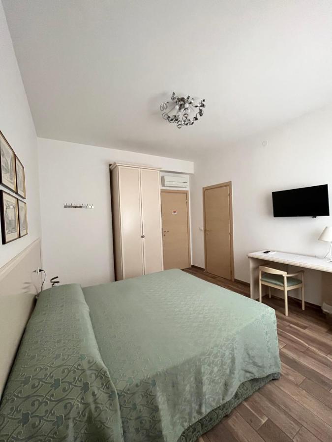 Guest House In Piazza Bologna Ngoại thất bức ảnh