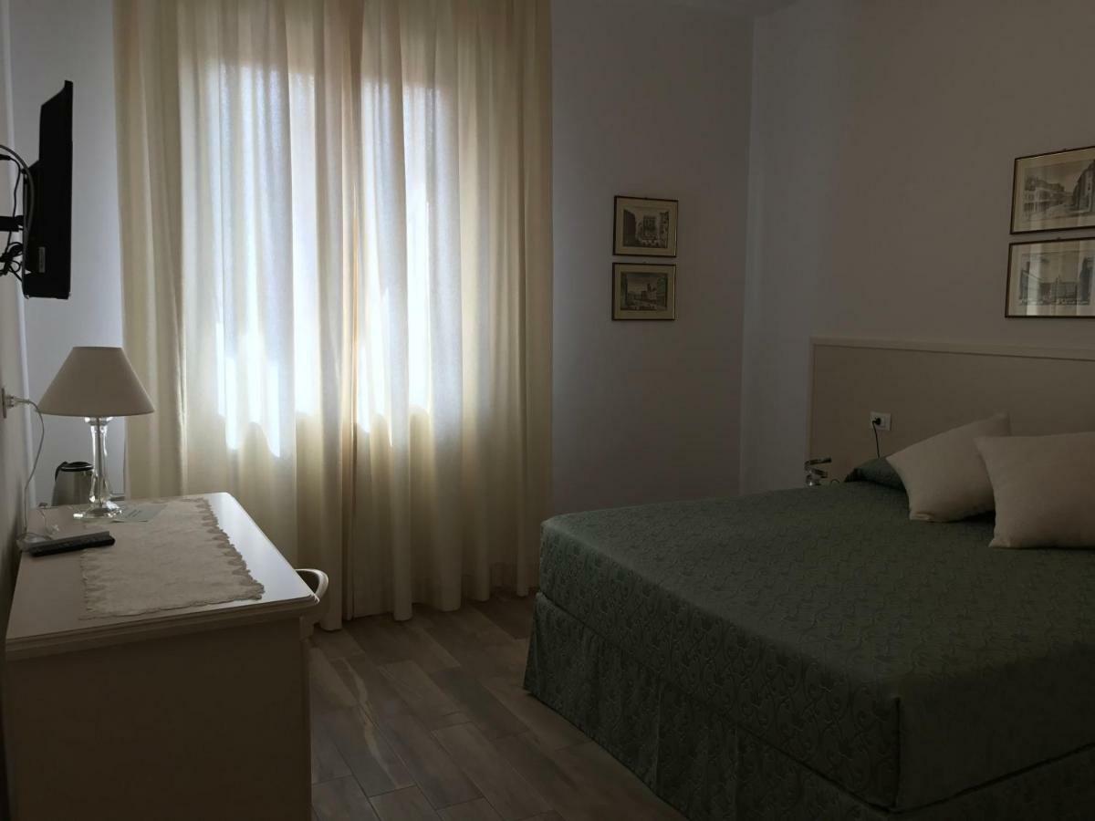 Guest House In Piazza Bologna Ngoại thất bức ảnh